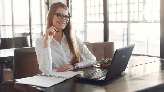 Métiers du luxe : comment réussir sa reconversion