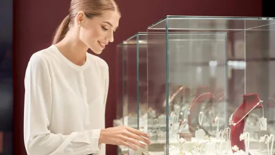 How Students with an MSc in Global Luxury Brand Management Can Break Into the Industry
