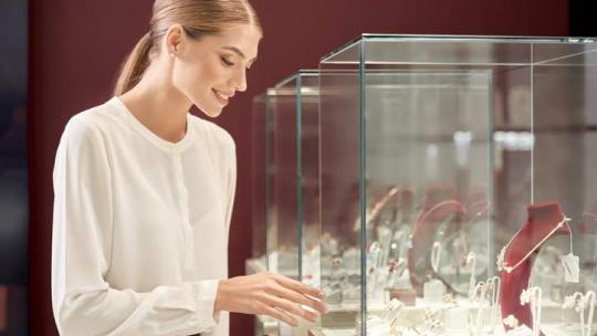 How Students with an MSc in Global Luxury Brand Management Can Break Into the Industry