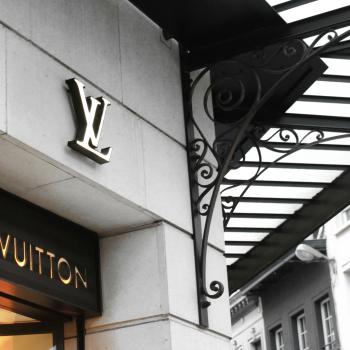 enseigne magasin Louis Vuitton