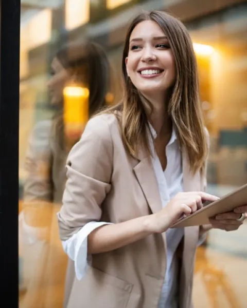 Considering a Luxury School in Paris? 3 Ways You Can Build a Global Network During Your Degree