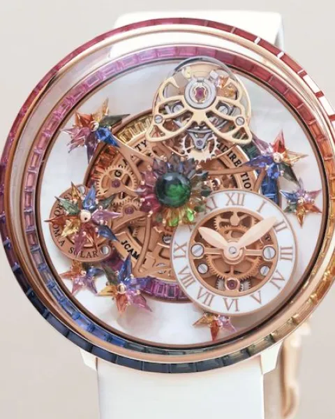 Vu sur Luxe Magazine : Astronomia Fleurs de jardin : la fascination du temps retrouvé